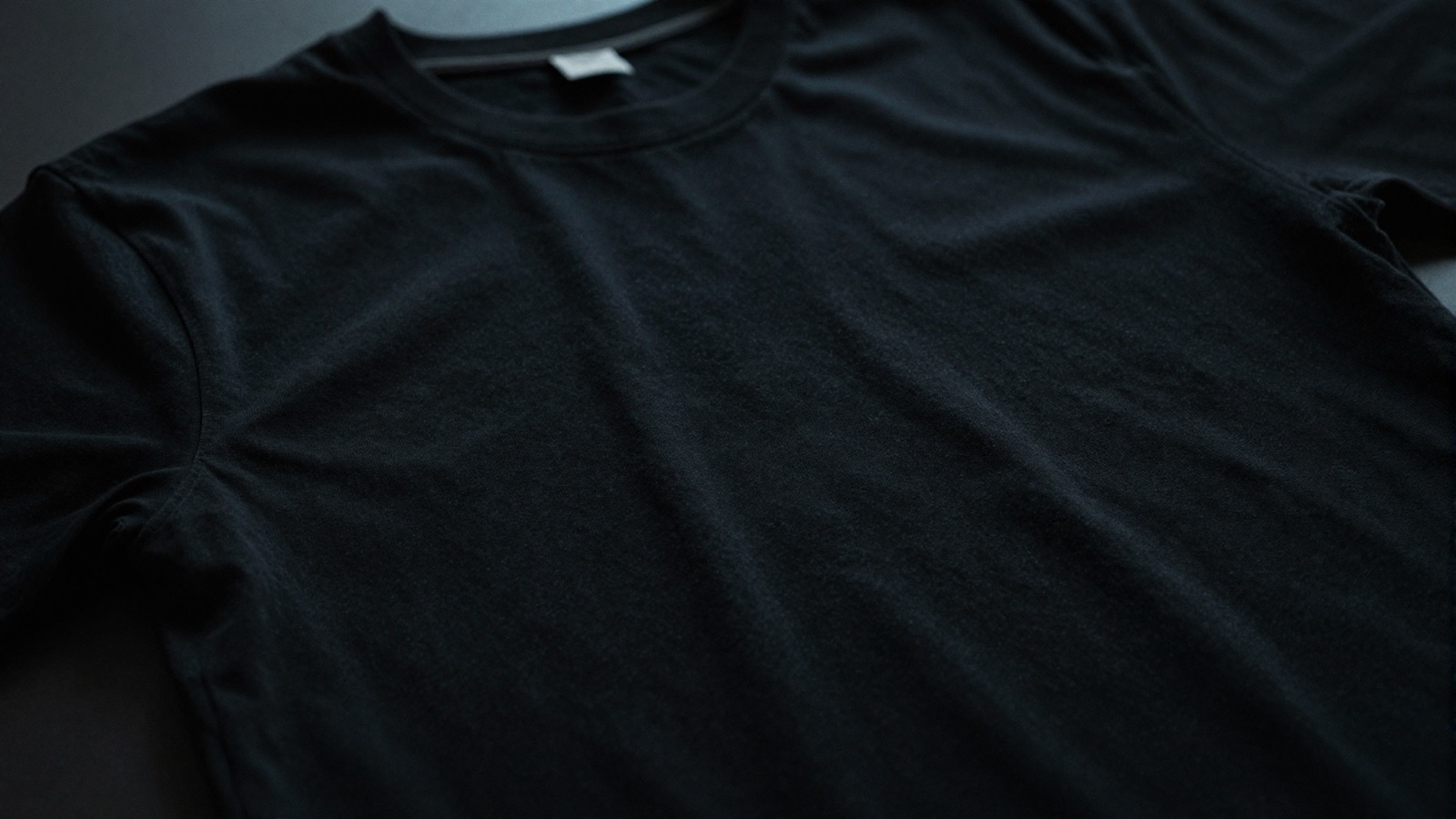133 razones por las que siempre usar playera negra es la mejor forma de vestir